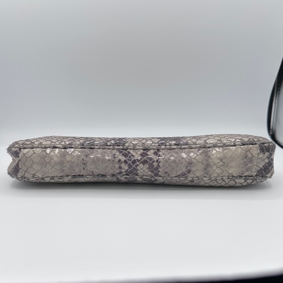 Michael Kors Berkley Medium Clutch Style# 30S4MBKC3E Gray Silver Snakeskin Style - Picture 9 of 9